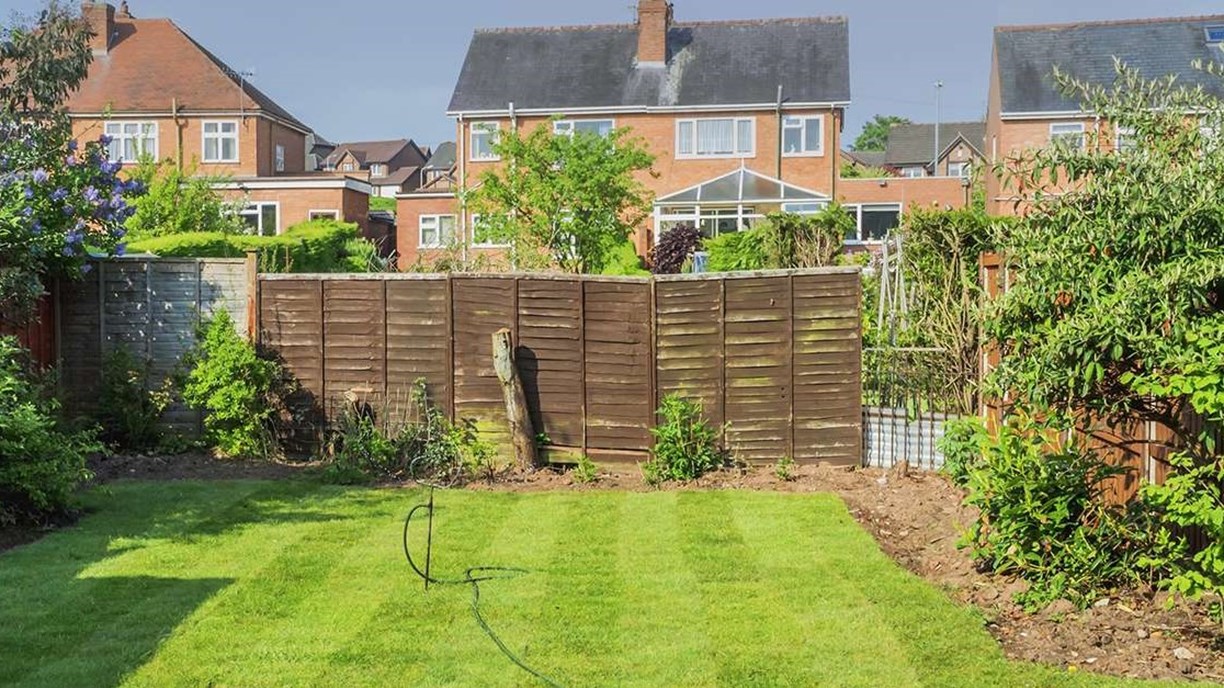 The Role of Hardscaping in Leamington Spa Landscape Designs